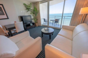 Brand New Oceanfront Honeymoon Suite, Pools, Views